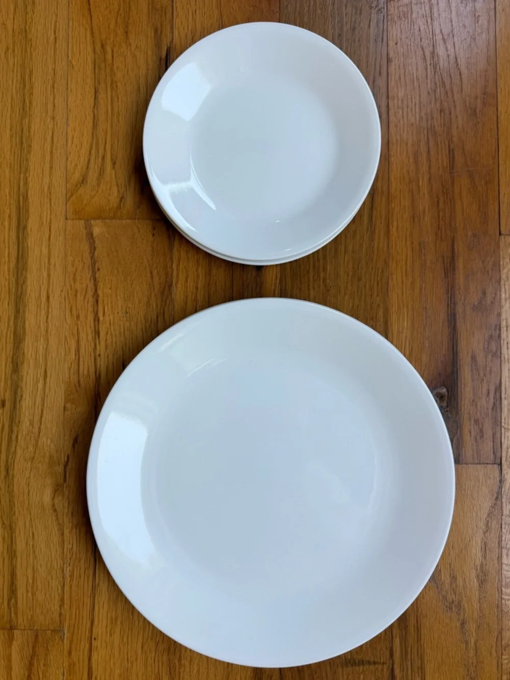 Corelle 8 Piece Set 4 Dinner and 4 Appetizer Plates Winters Frost White